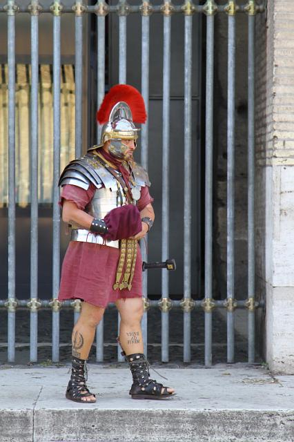 0337 Rome - Colosseo.JPG